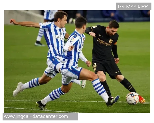 西甲激战：那不勒斯与本菲卡战平神奇扑救引发全场欢呼与转会热议