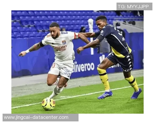 欧冠经典对决：里昂逆转那不勒斯全场沸腾瞬间回顾与分析